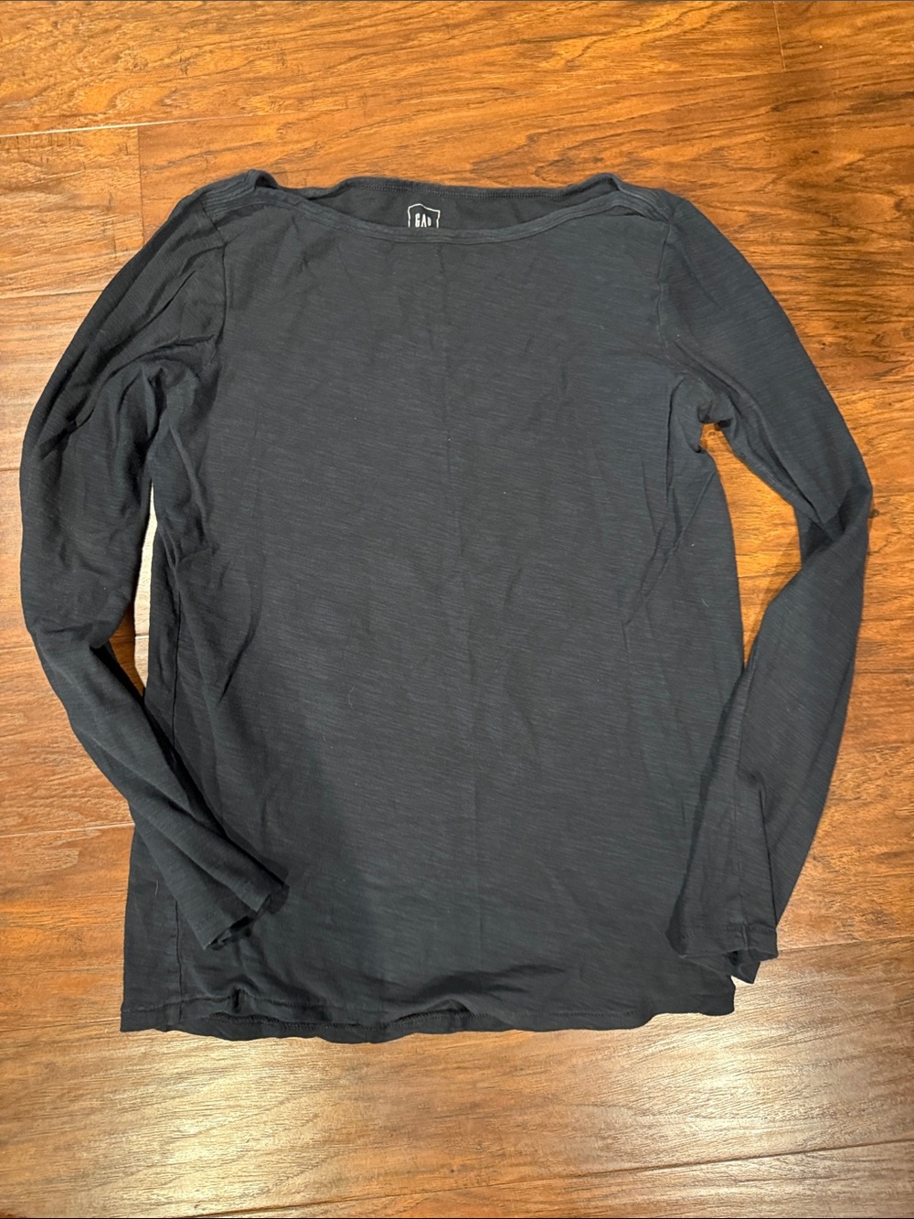 GAP Black Long-Sleeve Lightweight Tee